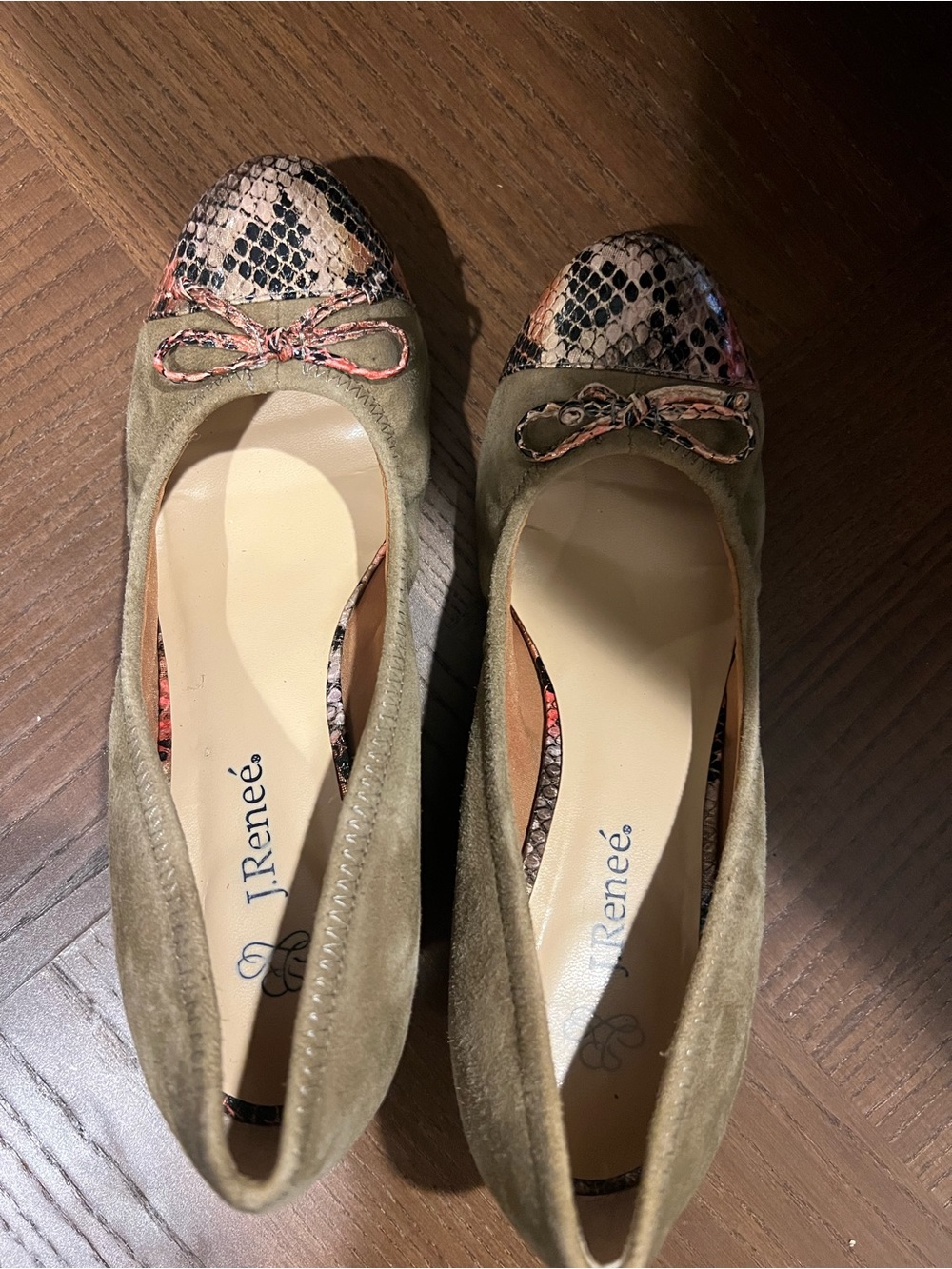 J. Reneé Taupe Snakeskin Bow Wedge Pumps Size 9.5M